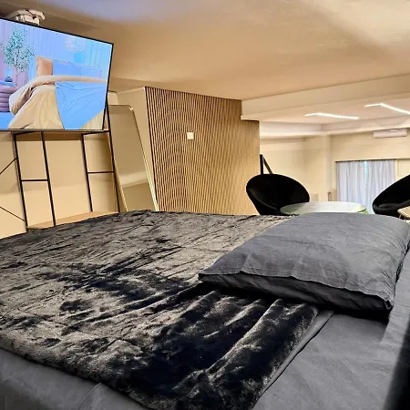 Loft 261 Bed & Breakfast
